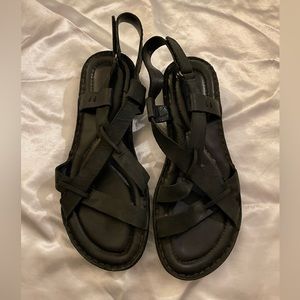 Born black sandals